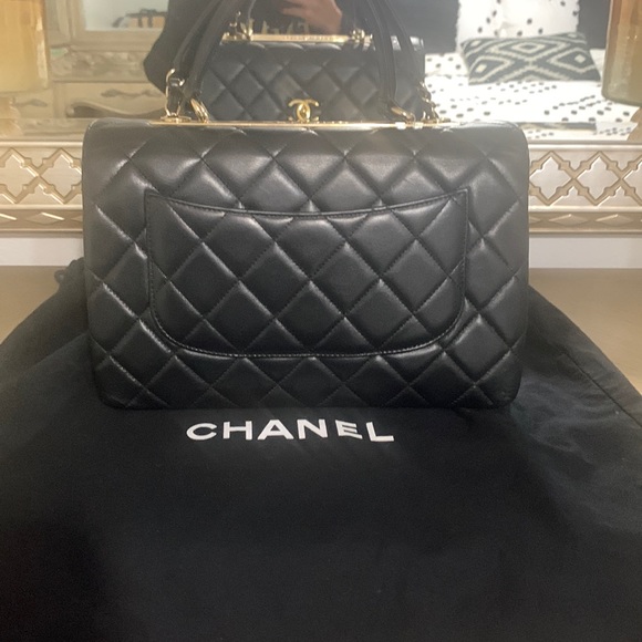 100% authentic Chanel lamb skin quilted medium trendy cc black bag! - Picture 5 of 9